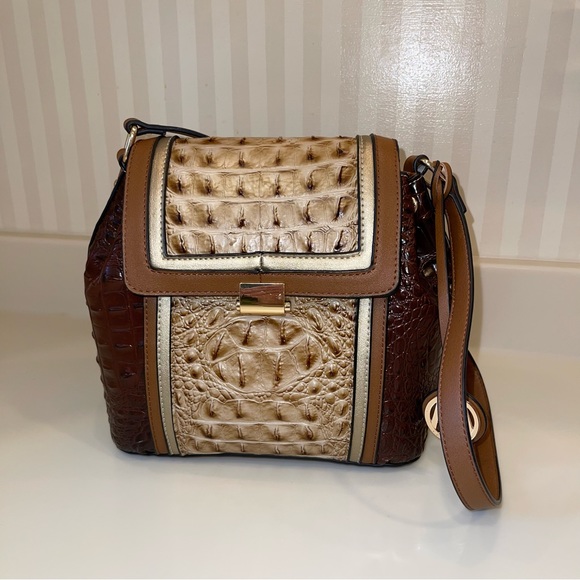 Mia K. Collection Vegan Leather Shoulder Bag Embossed Faux Alligator - Picture 14 of 15